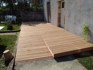 terrasse bois douglas avec rampe d'accés